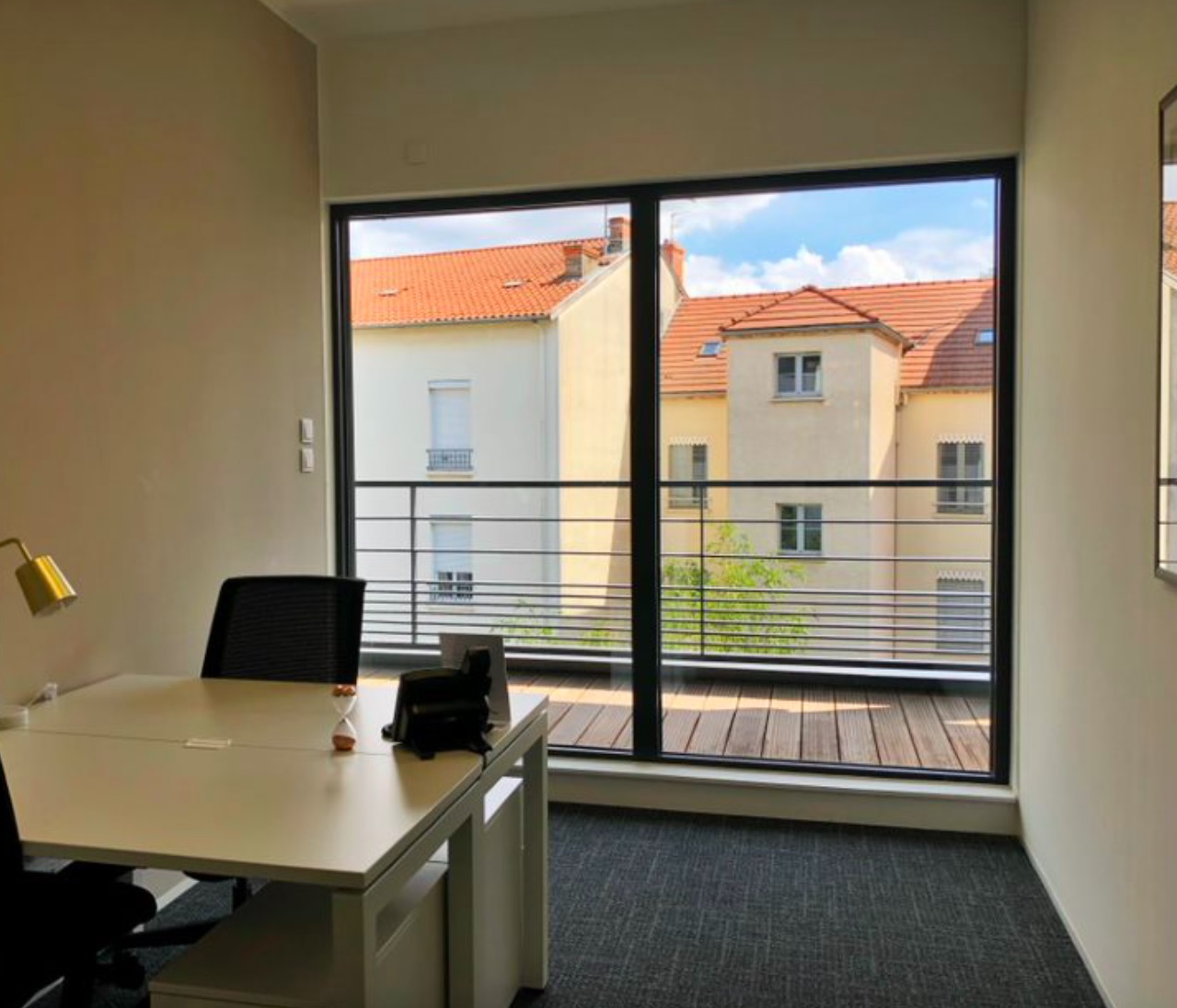 REGUS - Lyon Brotteaux - Flex Office - espace de coworking - À partir d ...